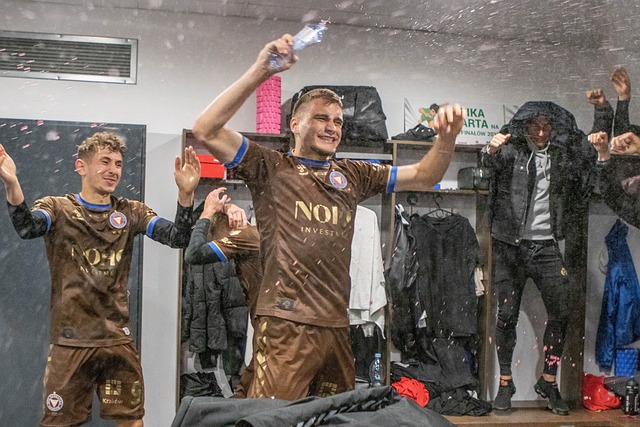 持微妙平衡 持微妙平衡